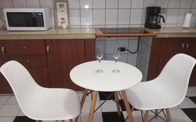 Hostal Verdi - Adults Only