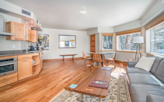 Ice House Suites and Condominiums