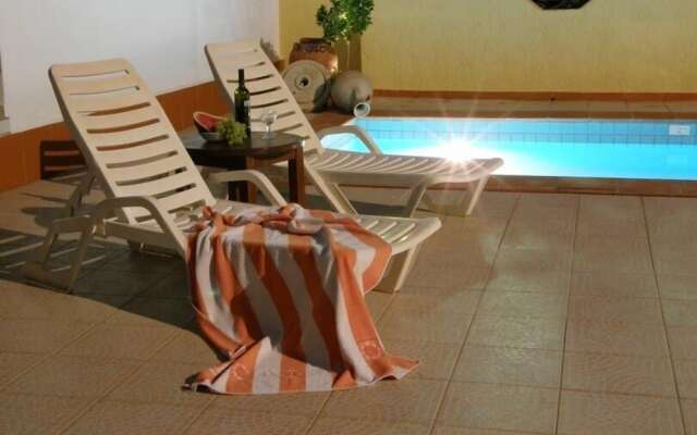 Elia & Tina Apartments