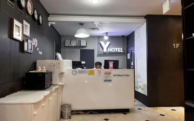 Y Hotel