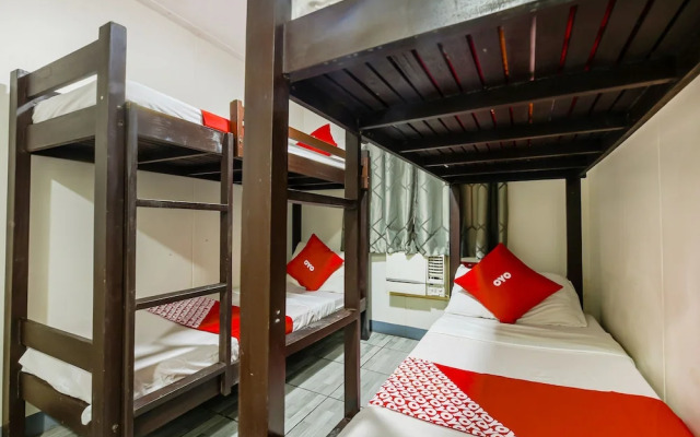 Metro Deluxe Residences