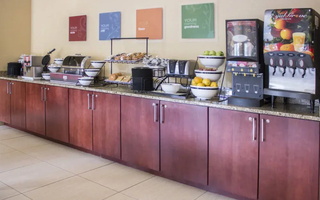 Comfort Inn & Suites