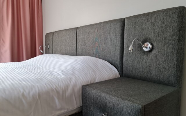 Smart Airport Hotel