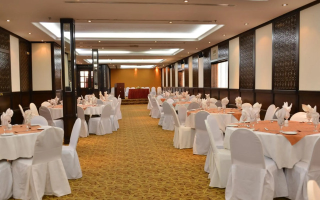 Rolla Suites Hotel