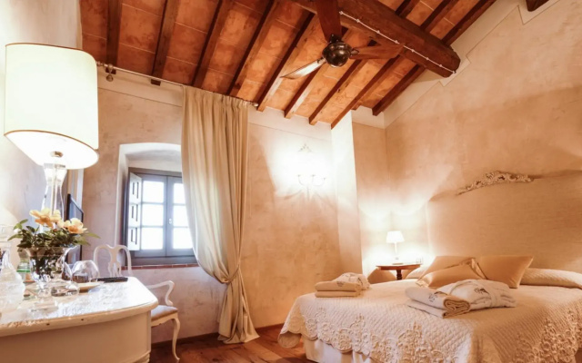 Luxury villa with private infinity pool near Firenze-VILLA BIANCA
