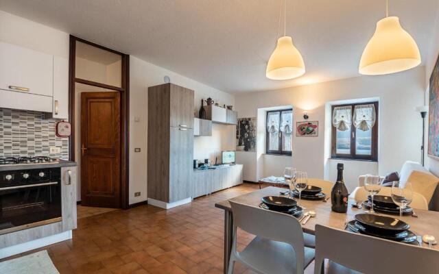 Apartment in a hamlet with lake view - Larihome A05