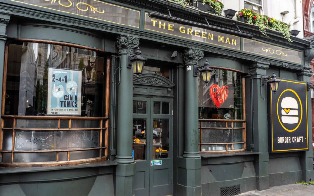 PubLove @ The Green Man - Hostel