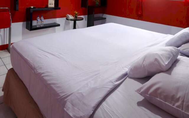 OYO 93168 Permata Ria Hotel