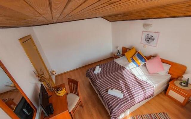Red House Family Hotel