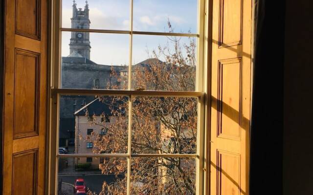 Flat In Stockbridge