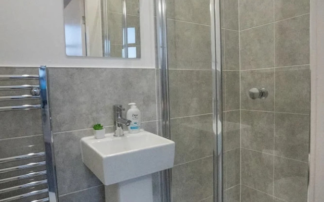 4 Bedrooms-4 Bathrooms House