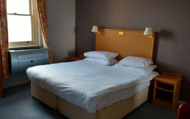 Royal Hotel, Bar & Grill