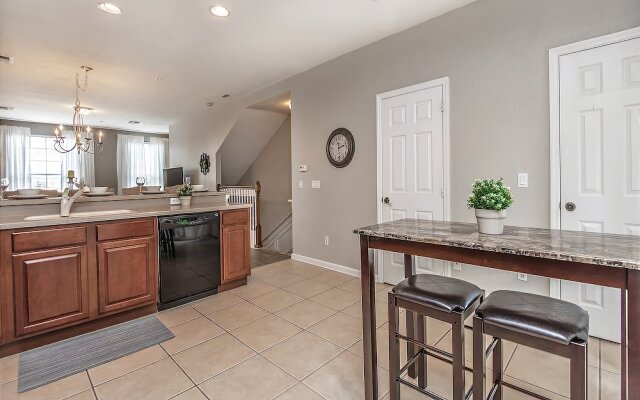 Updated Townhome, Near Conv Ctr, Universal & I-dr