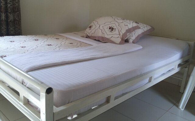 Lira Tasha Hotel