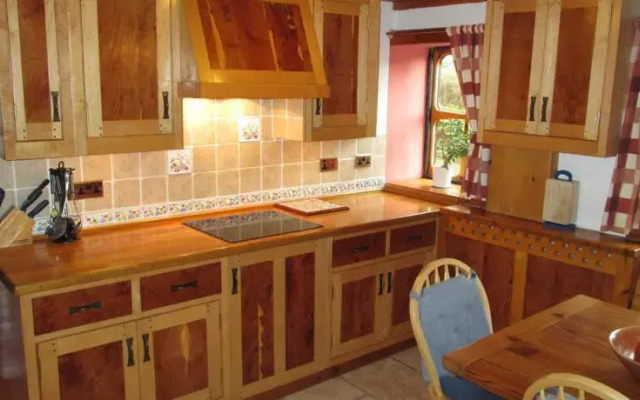 Holiday home Bron-Nant