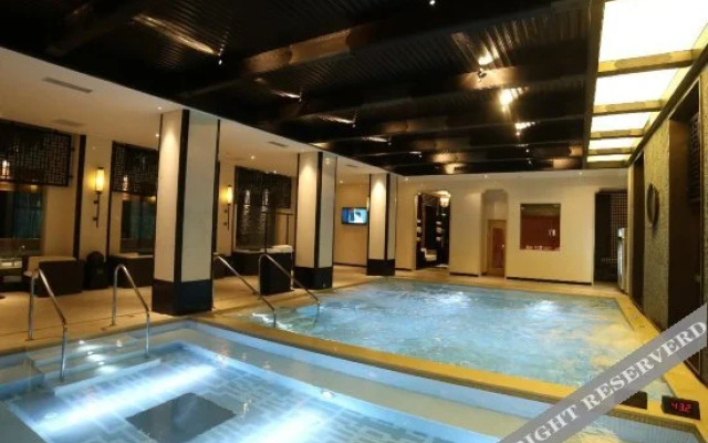 Qushui Lanting Holiday Hotel