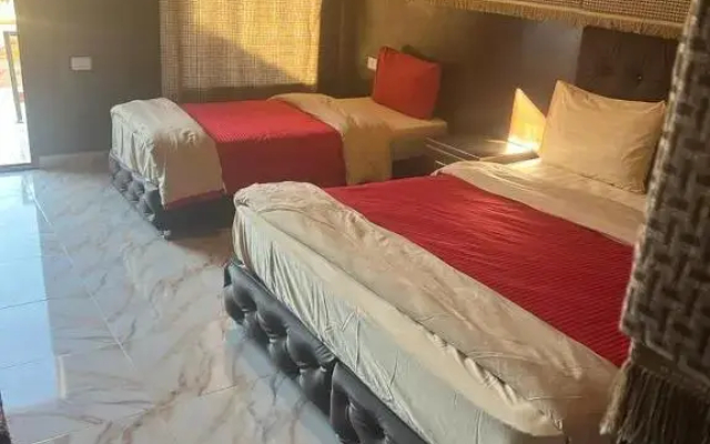 Sharah Luxury Camp