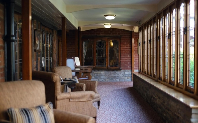 Macdonald Alveston Manor Hotel & Spa