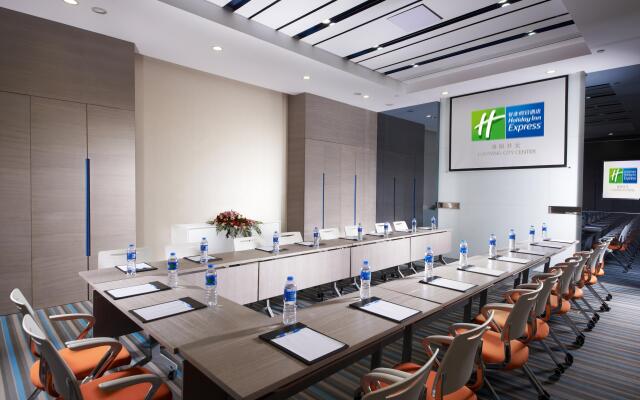 Holiday Inn Express Luoyang City Center, an IHG Hotel