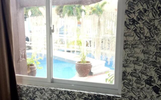 Grand Peninsula Suites