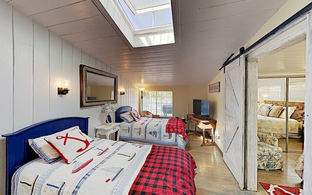 Ventura Beach Oasis by RedAwning