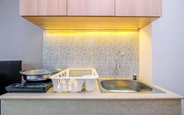 Minimalist Studio Room At Evenciio Margonda Apartment