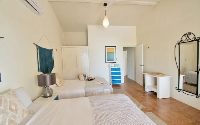 Arena y Mar Beachfront House, El Cuyo by The Spot Rentals