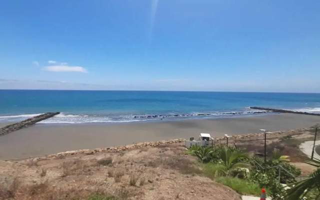 Espectacular casa grande vacacional en Manta!