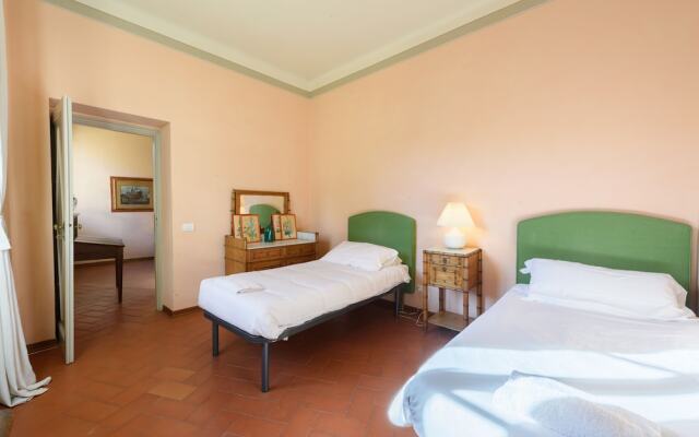 Ponte Vecchio 3 bedrooms by Mmega