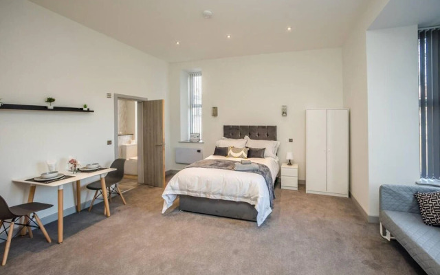 Exquisite Serviced Studio With Private Parking