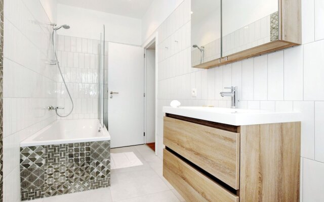 Affluent Holiday Home in Spa with Hot Tub, Garden, Sauna