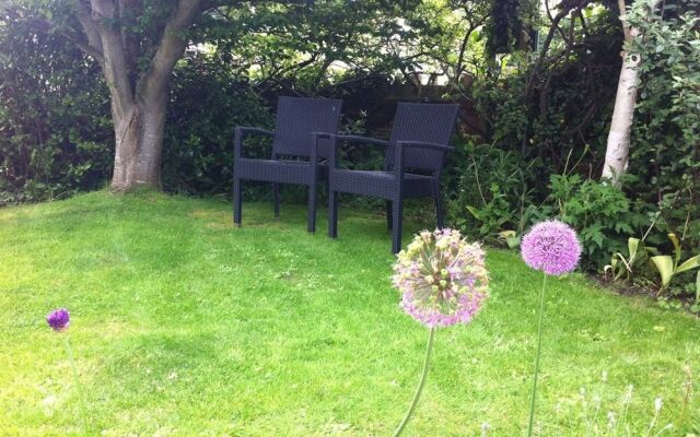 Arbour House Bed and Breakfast