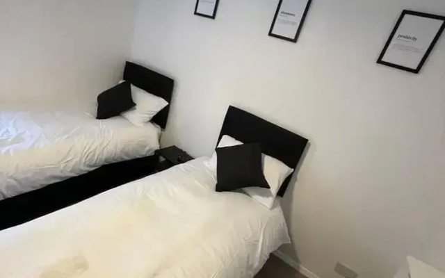 Luxury Spacious 2-bed House in Brentwood Essex