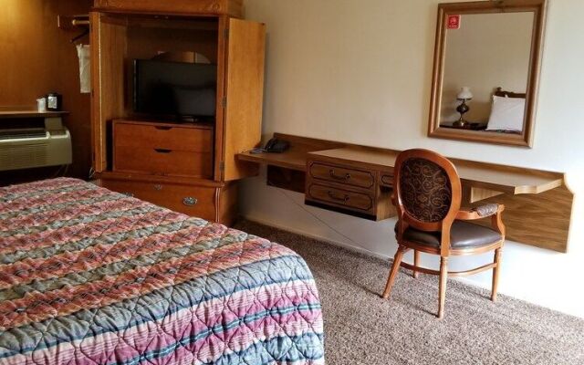Plaza Motel
