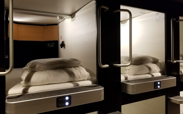 Glansit Akihabara Comfort Capsule Hotel