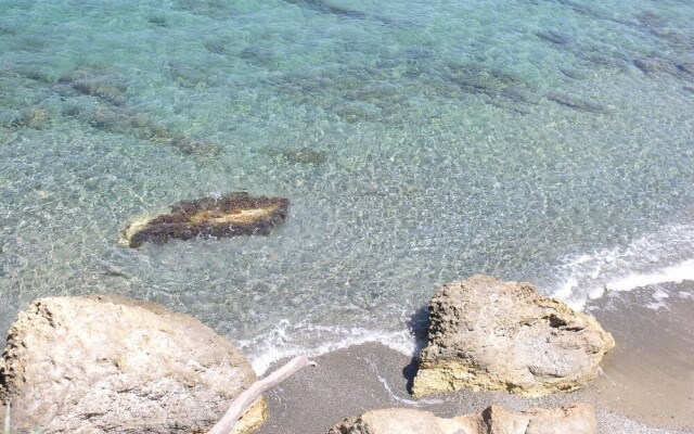 Amazing home in Ampela, Paros with 3 Bedrooms and WiFi