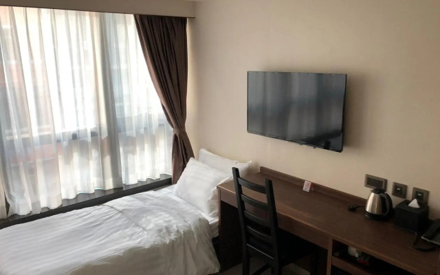 WE Hotel