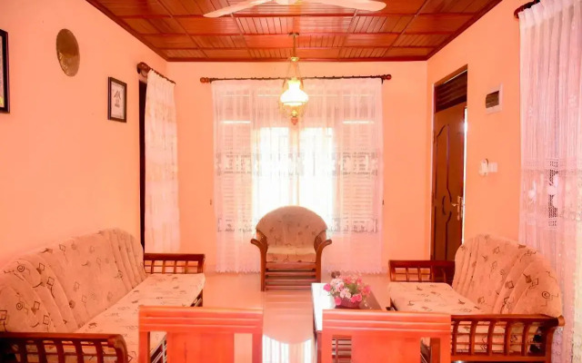 Nisansala Holiday Inn, Karapitiya