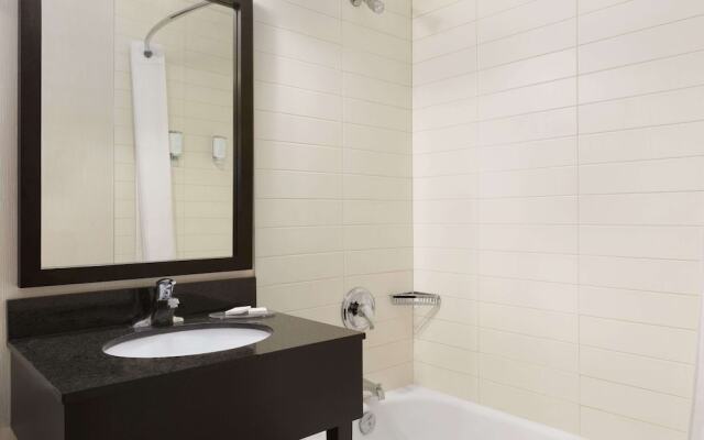 Travelodge Thunder Bay ON