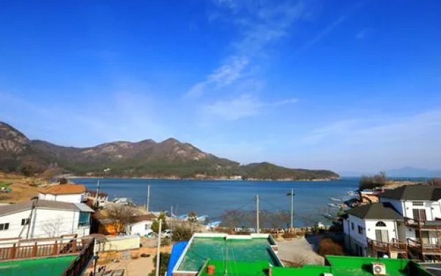 Buan Mohang Crystal Pension