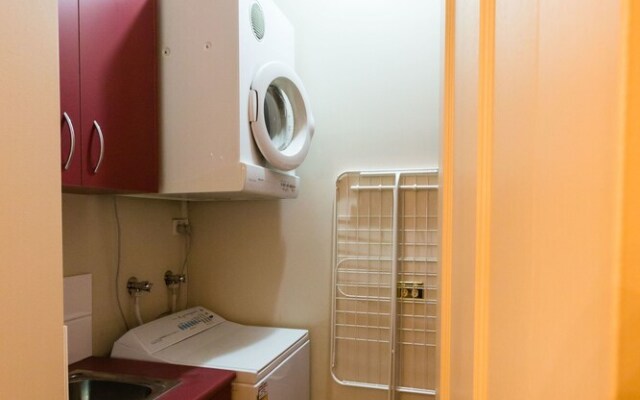 HANNA, 3BDR Melbourne Apartment