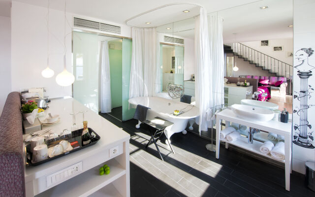 Riva Luxury Suites