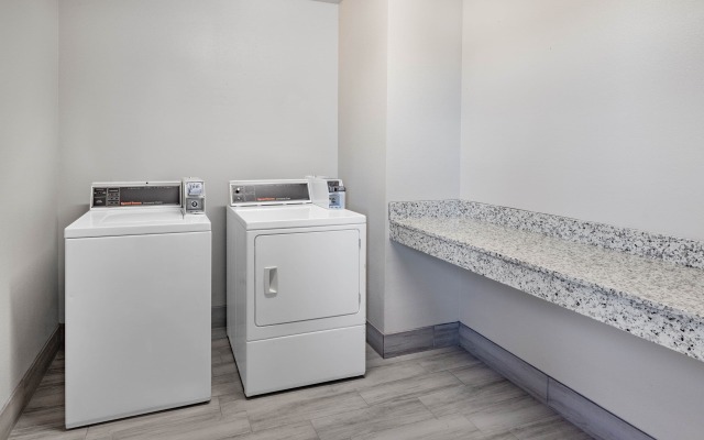 Days Inn By Wyndham Bernalillo