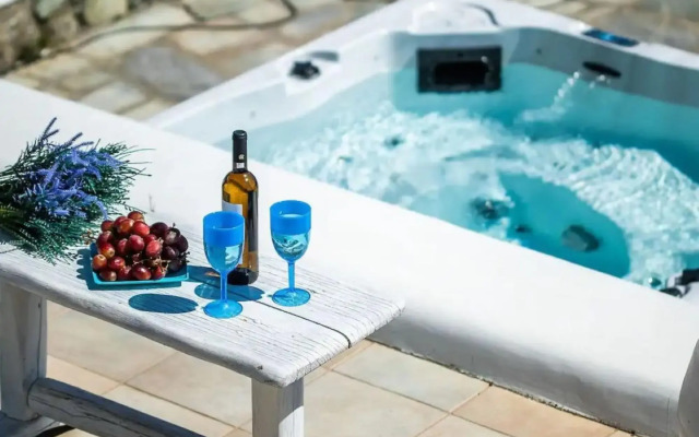 Beachfront Villa Giovanna-Premium Location&Jacuzzi