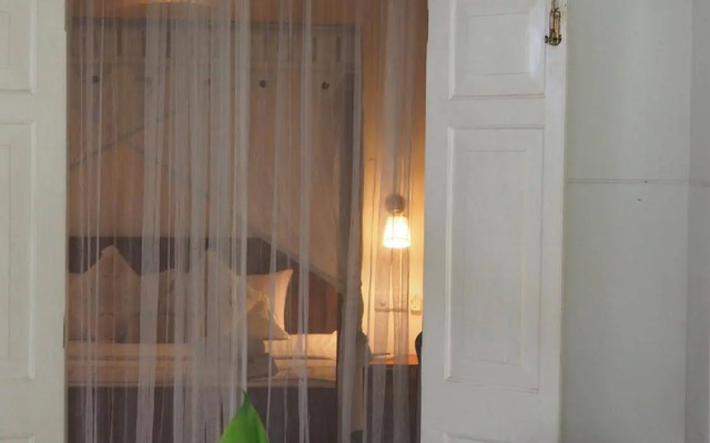Royce Boutique Hotel