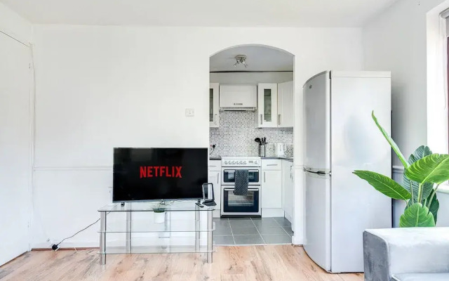 Canadawater-2bedroom-1bathroom-wifi-free Parking