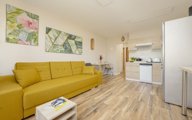 Żoliborz Modern 8th Floor by Renters