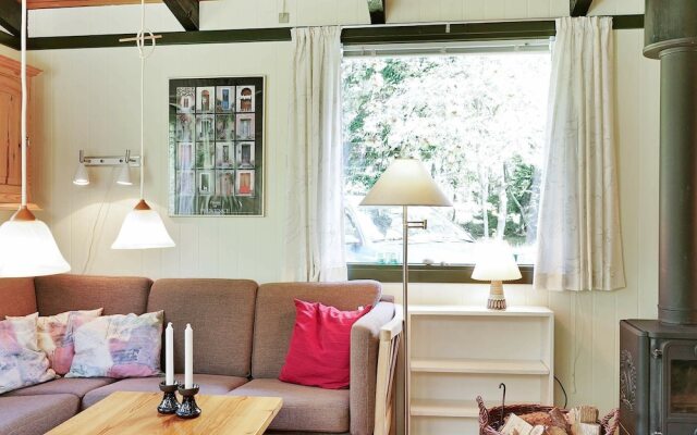 Well-furnished Holiday Home Nearby a Recreational Lake
