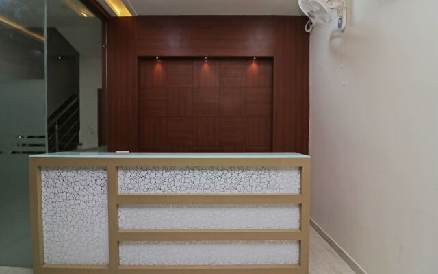 OYO 22979 Saffron Hotel