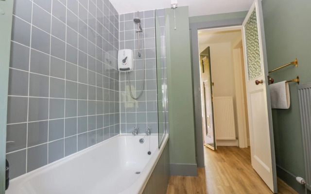 The Coach House - Holmwood